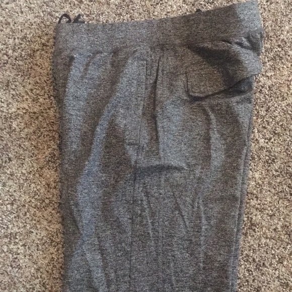Lululemon pant in large - Picture 3 of 6